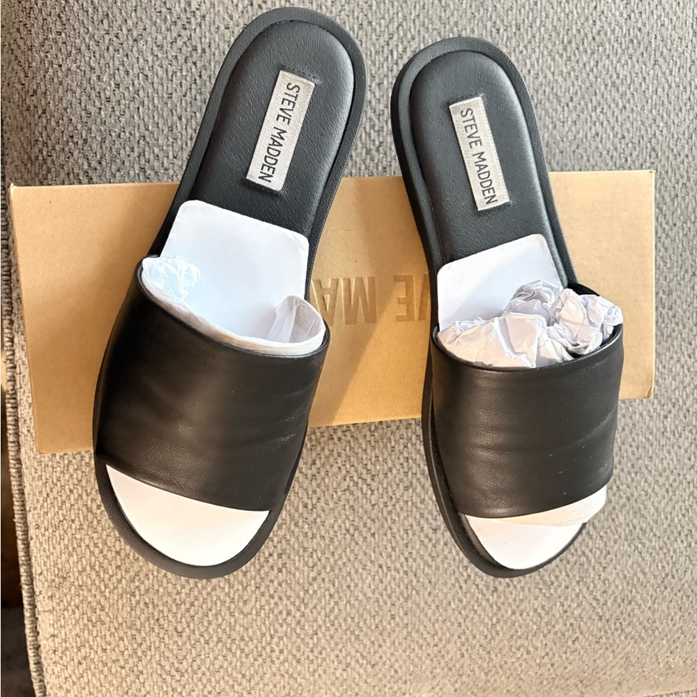 Steve Madden Black and White Slippers
